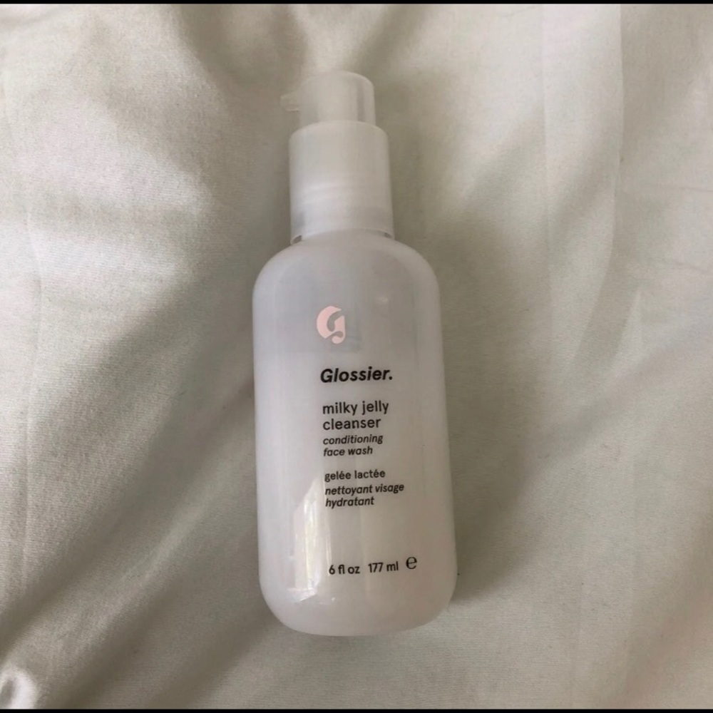 glossier milky jelly cleanser